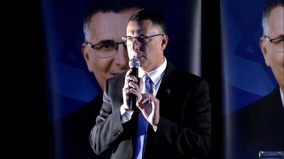 גדעון סער מוסר הצהרה לתקשורת, הערב // צילום: משה בן שמחון